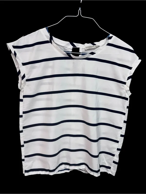 Abercrombie & Fitch White Top with Navy Stripes - Image 2
