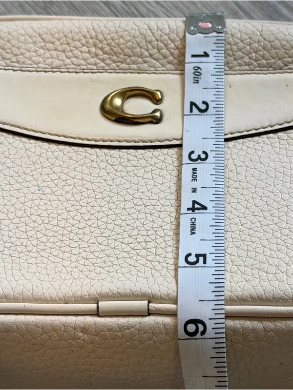 Coach Soft Pebbled Leather
Camera Bag CC386 Chalk Cream - Image 13