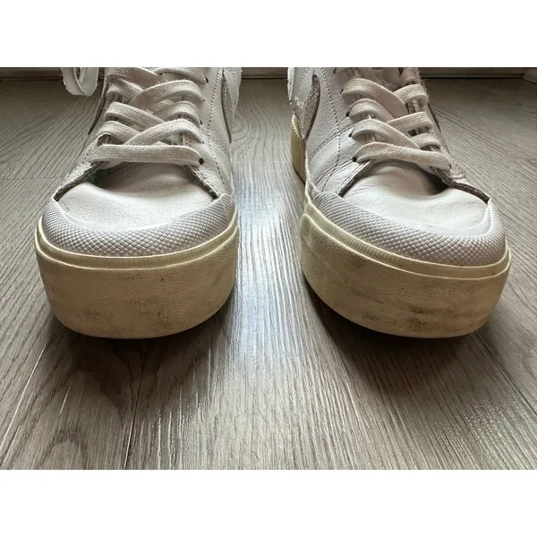 Nike Low Rise White Sneakers Women's Sz 8 - Image 5