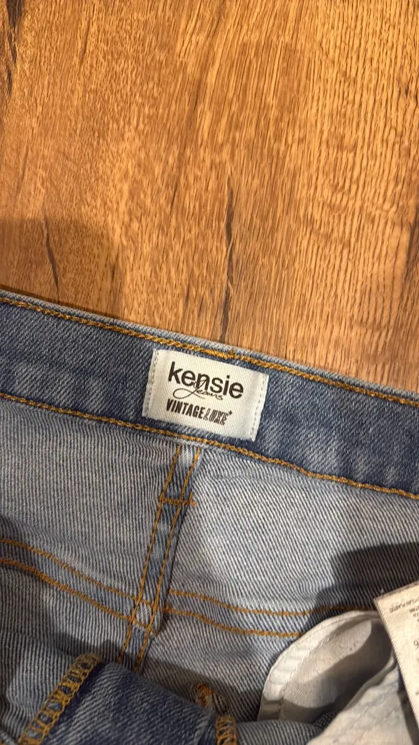 Kensie Luxe Vintage Jeans - Image 5