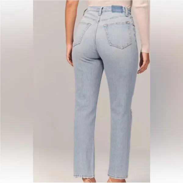 Abercrombie & Fitch SHORT The Ankle Straight Ultra High Rise Jeans Size 26/2S - Image 2