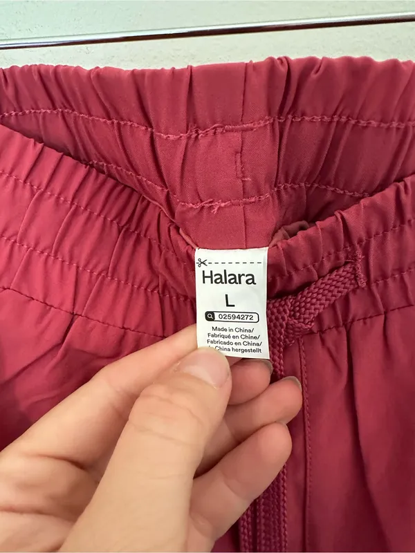NWOT Halara Mid Rise Drawstring Contrast Mesh 2-in-1 Flowy Running Shorts 5” - Image 3
