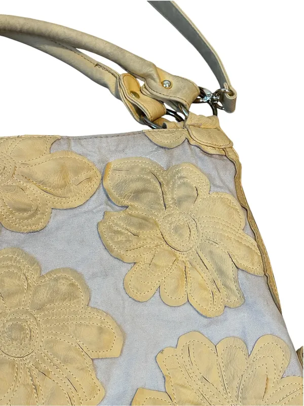 Big Buddha Hobo Bag Slouchy Butter Yellow Floral Appliqué Y2K Boho Chic Casual - Image 4