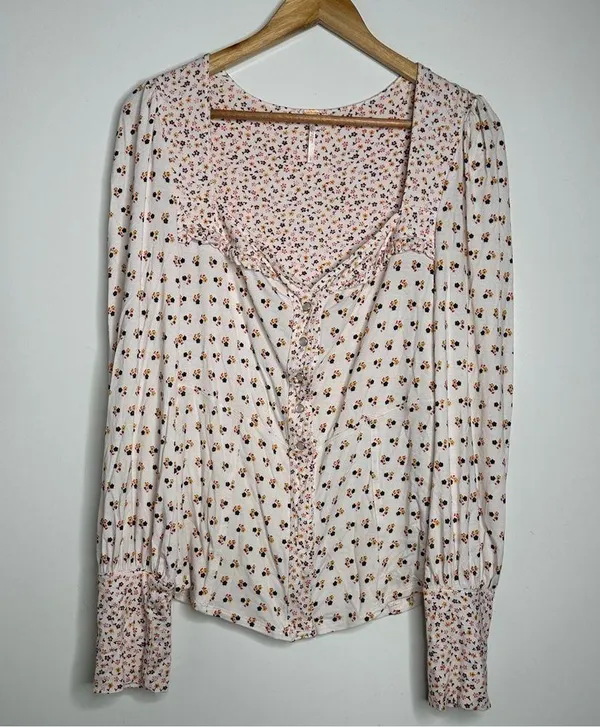 Free People NWOT Ivory Kissin Kate Top Size Large - Image 2
