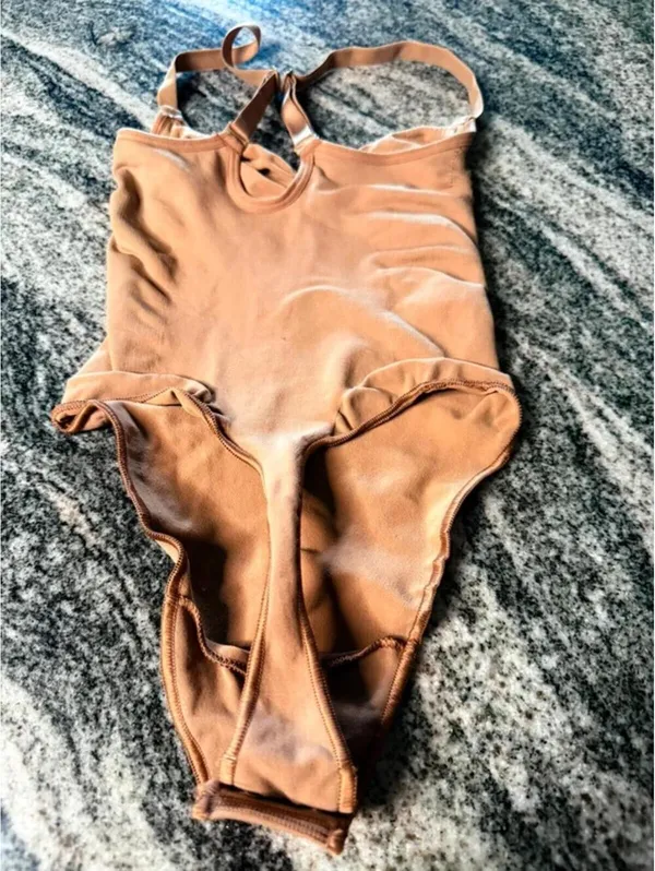 SKIMS Body Shapewear Bodysuit Sienna Size Small Compression NEW - Image 4