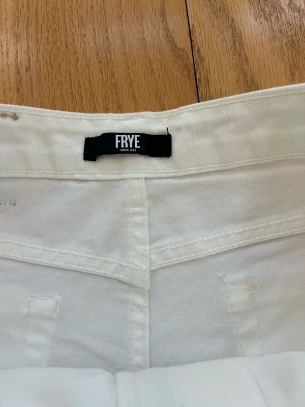 Frye Women's High Rise Cuffed Crop Jeans, Ivory White,‎ Size 10/30 - Image 4