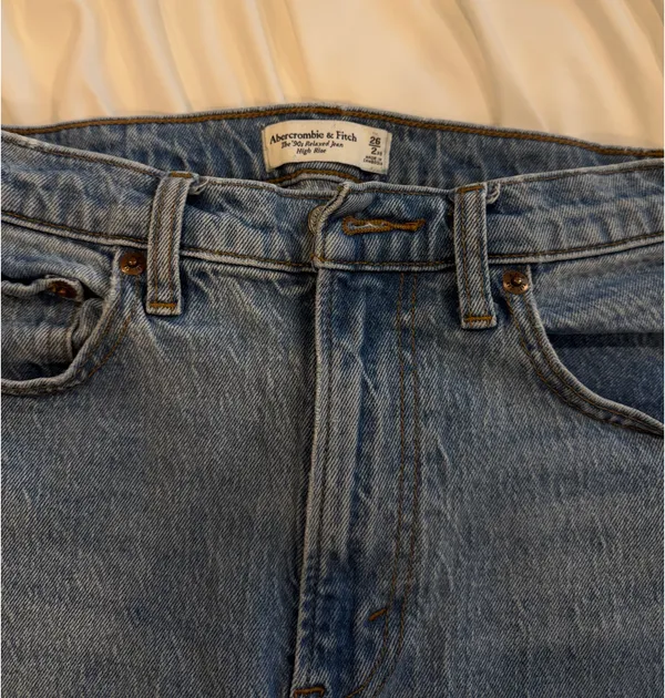 Abercrombie 90s High-Rise Relaxed Jeans - Image 2