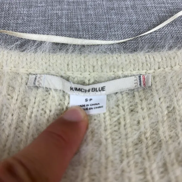 Kimchi Blue Sweater Womens Small White Acrylic Polyamide V Neck‎ Fuzzy Pullover - Image 4