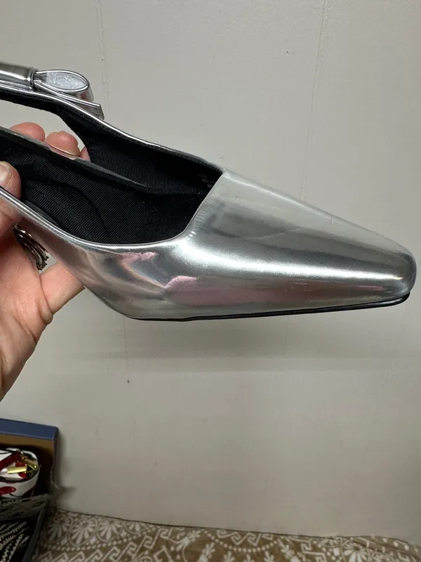 Anne Klein Metallic Silver Pointed Slingback pumps with Bow - Image 6