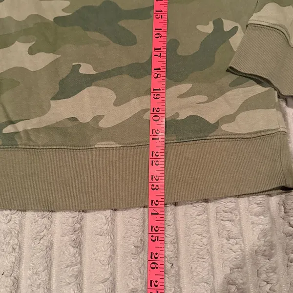 Old Navy Womens Green Camo Raglan Long Sleeve Crewneck Sweatshirt Size M‎ - Image 5