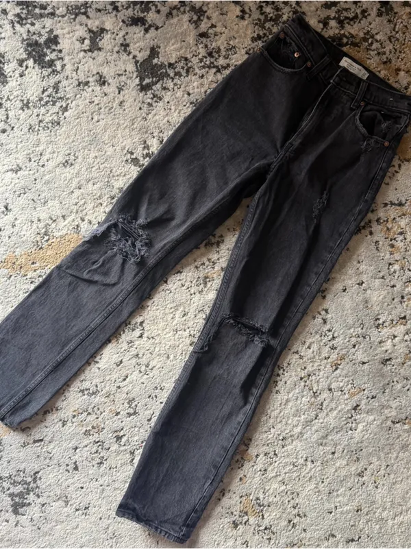 Abercrombie & Fitch Black High-Rise Distressed Straight Jeans - Image 4