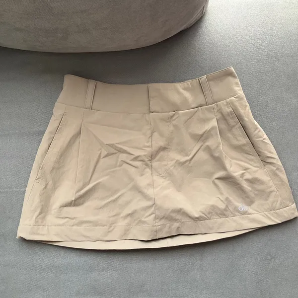 Alo Yoga Fan Club Mini Skirt Gravel XS - Image 2
