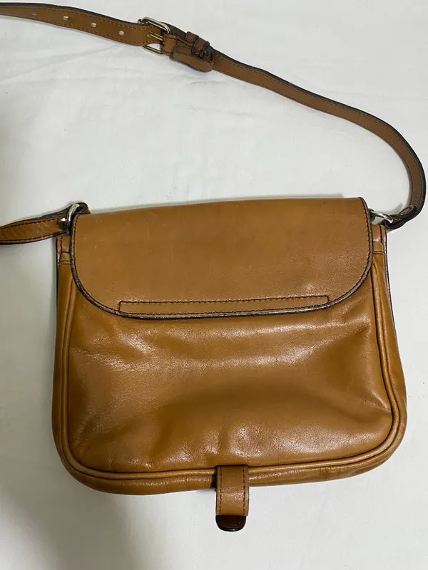 Vintage Tan Leather Crossbody Shoulder Bag Adjustable Strap Magnetic Closure - Image 2