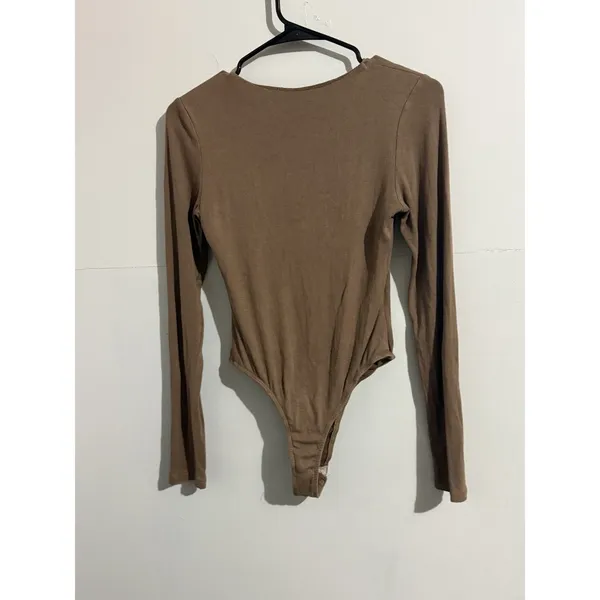 White Fox Ribbed High Neck Long Sleeve Bodysuit‎ in Tan Size Medium - Image 5