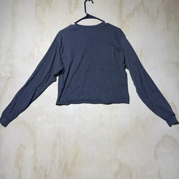 Tapatio Womens M Crop Top Long Sleeve Hot Sauce Graphic Tee Gray Raw Hem - Image 4