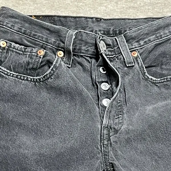 Levis 501 Original Fit‎ Straight Leg Jeans Faded Black Raw Hem W26 EUC Classic - Image 9
