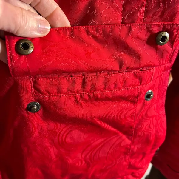 Burton Red Ski Jacket with Hood and Relaxed Fit - Image 5