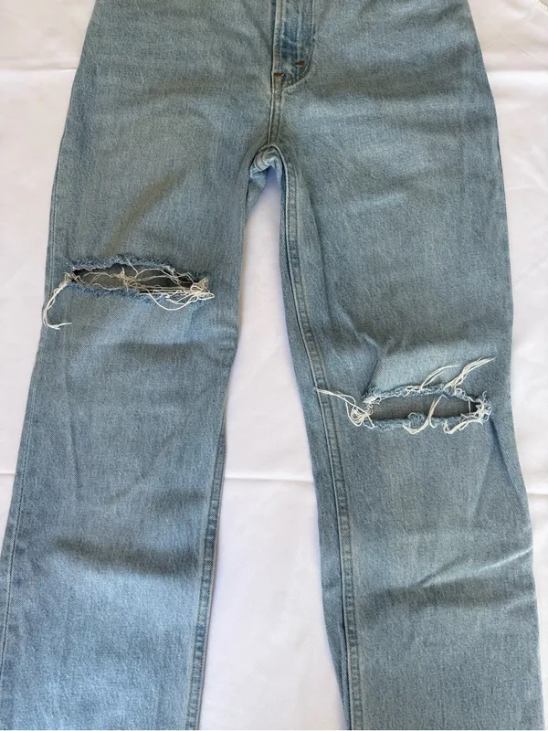 Abercrombie & Fitch 90s Straight Ultra High Rise Light Wash Jeans Size 25 / OX S - Image 5