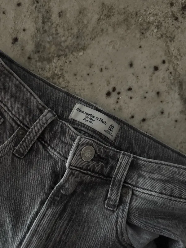 Abercrombie Mom Jeans - Image 2