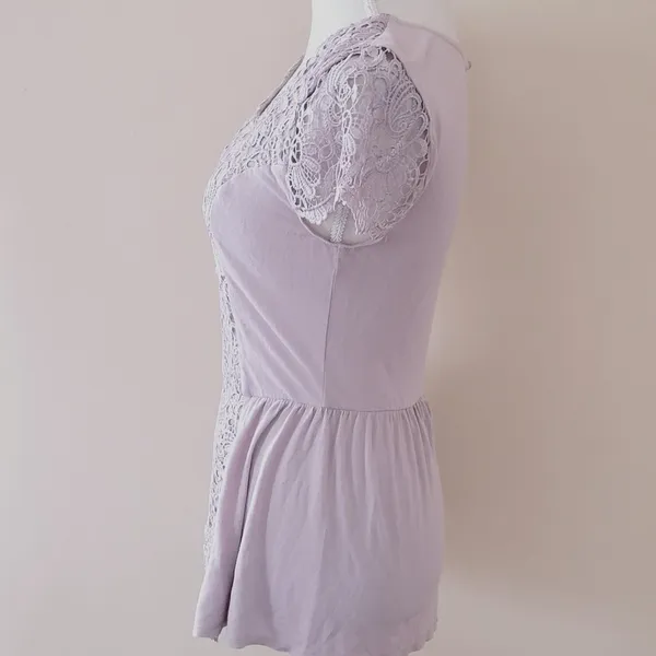 Maurices lavender peplum blouse size medium - Image 5