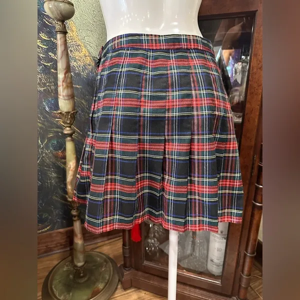 EUC Urban Outfitters Women' plaid pleated skirt. - Image 6