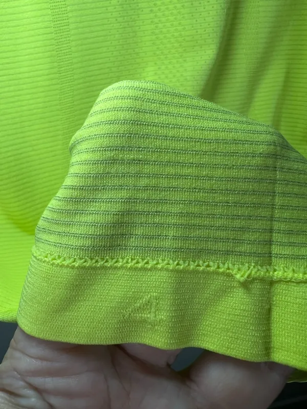 Lululemon Woman's Swiftly Tech Yellow Lime Seamless Short Sleeved Shirt Top Sz 4 - Image 10