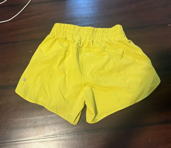 Lululemon Hotty Hot High-Rise Shorts 4" - Image 2