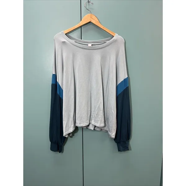 Lane Bryant Livi Colorblock Sweatshirt Sz 26 28 Cozy Soft Long Sleeve Blue - Image 4