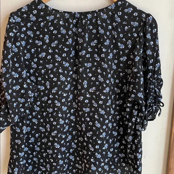 Madewell Silk Cinch-Sleeve Top in Baby's Breath True Black - Image 9
