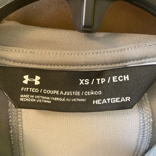 XS Under Armour heat gear gray and white sweat jacket - Image 7