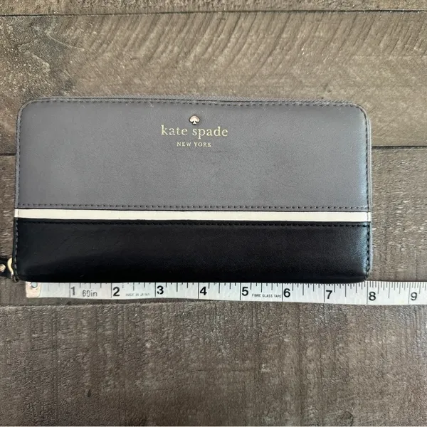 KATE SPADE Large Bifold Wallet- Black‎ Silver Leather Zipper Closure - Image 2