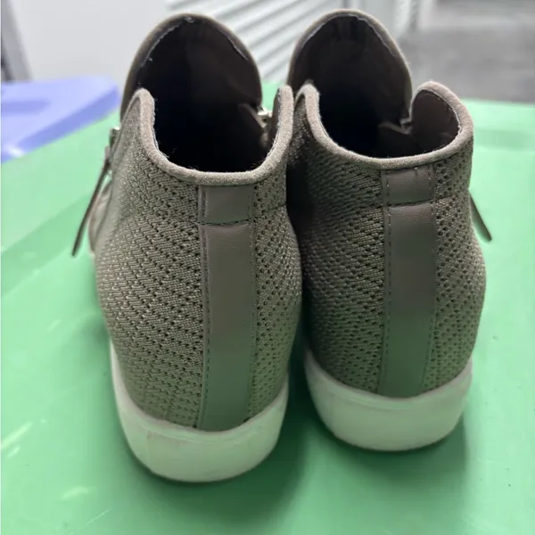 Steve Madden click knit wedge sneaker 6.5 - Image 2