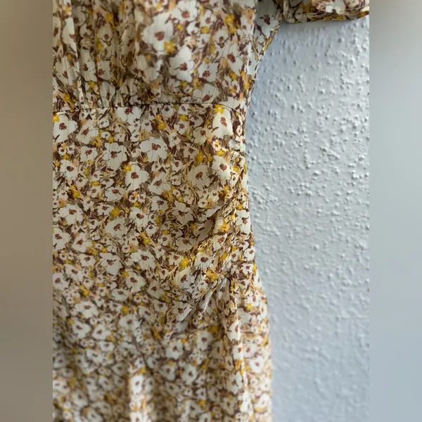 Astr Floral Midi Dress in Yellow Size S - Image 11