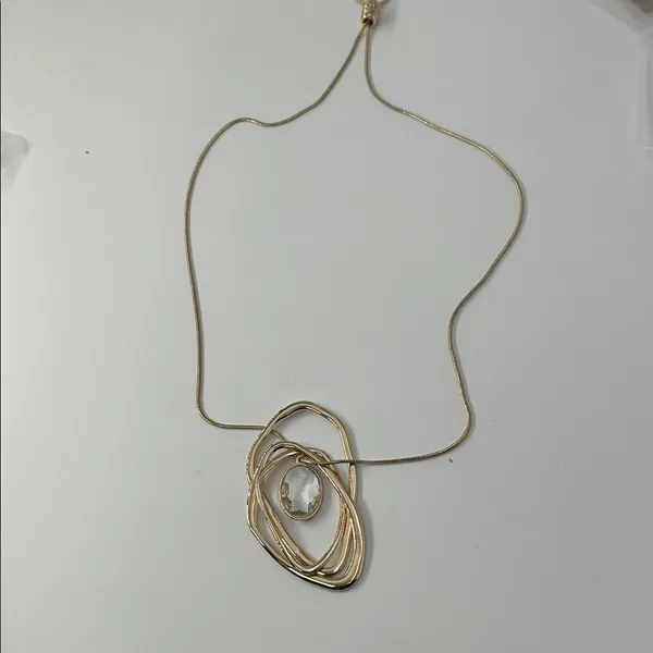 Elegant Gold Pendant Necklace - Image 14