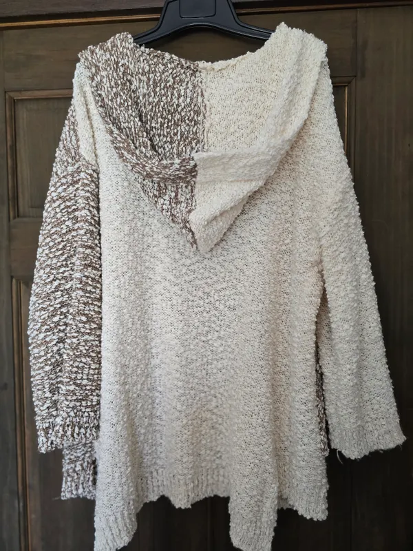 O POL Two-Tone Bouclé Open Cardigan in Cream & Brown Small - Image 4