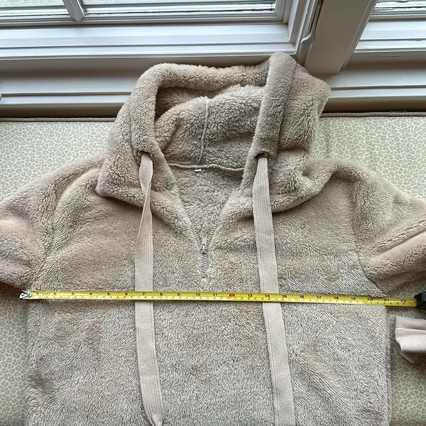 NWOT Chuncky Fleece 1/4 Zip Hoodie size S cream/light tan - Image 7