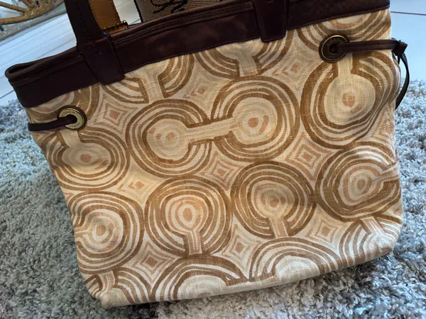 Coach Beautiful purse medium size 💜 - Image 6
