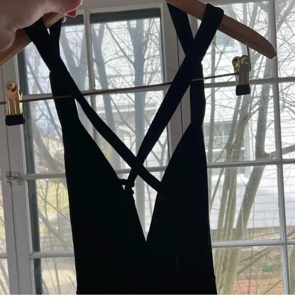 Elegant Black Strappy Dress - Image 4