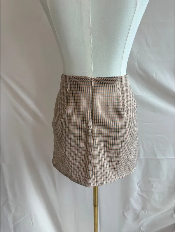 Altard State Women's Small Plaid Mini Skirt with Front Pockets - Image 2