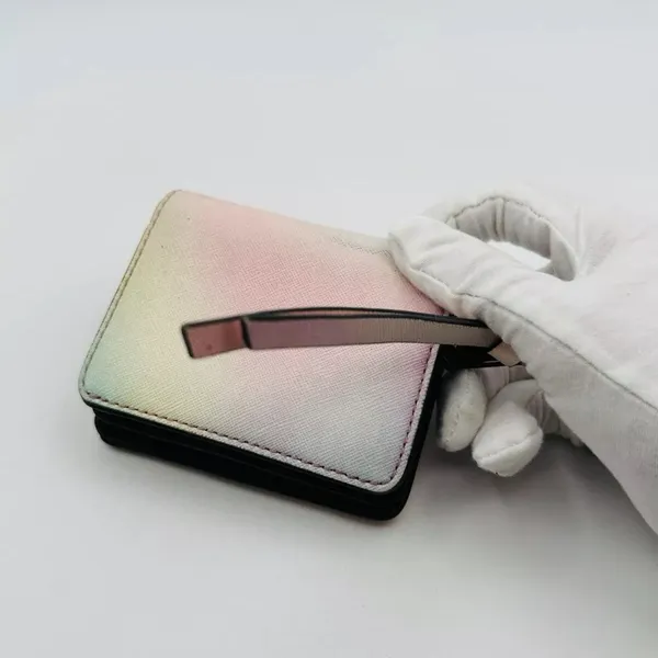 Marc Jacob’s small zip wallet EUC - Image 5