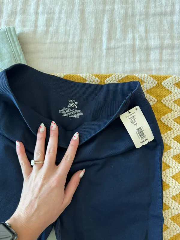 Boutique Navy Leggings With Patterned Bottoms - Image 4