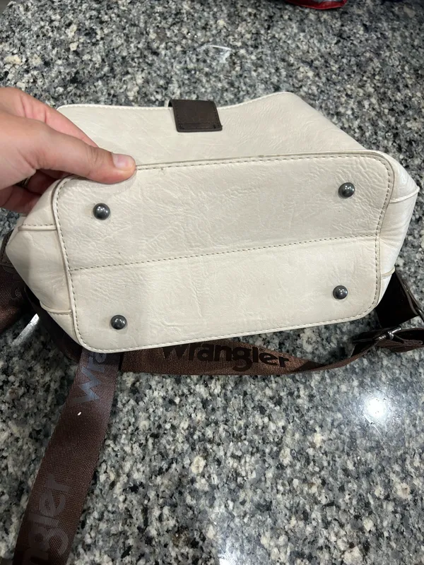 Wrangler Leather Cream and Dark Brown Two-Tone Crossbody Bag - Image 9
