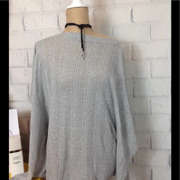 ⬇️ GREY BATWING SWEATER Gray Size M - Image 2