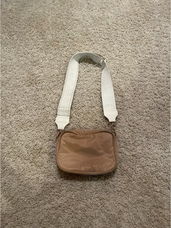 Aerie Crossbody Bag - Image 2