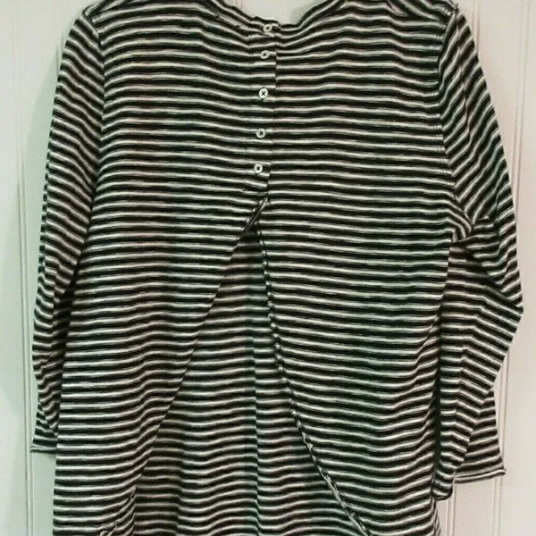 Anthropologie top by We the Free tulip back Med - Image 2
