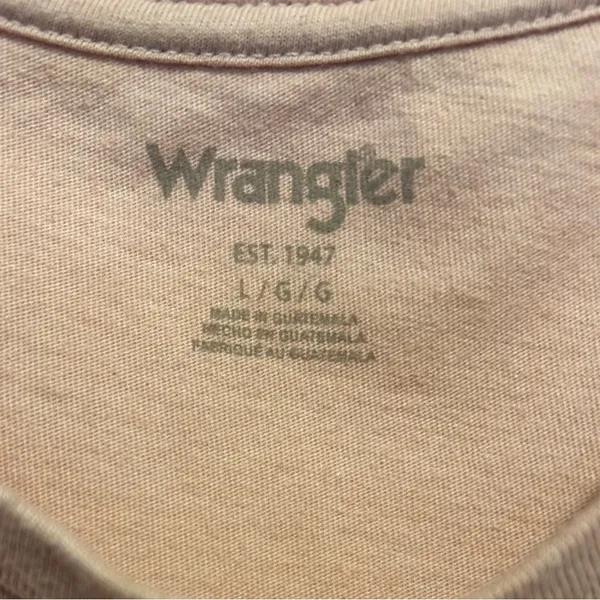 Wrangler Women’s Graphic Wild & Free Tee Large - Image 3