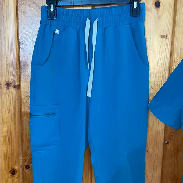 FIGS Blue Scrub Set with Zamora pants and caterinia scrub top XS/SM - Image 5