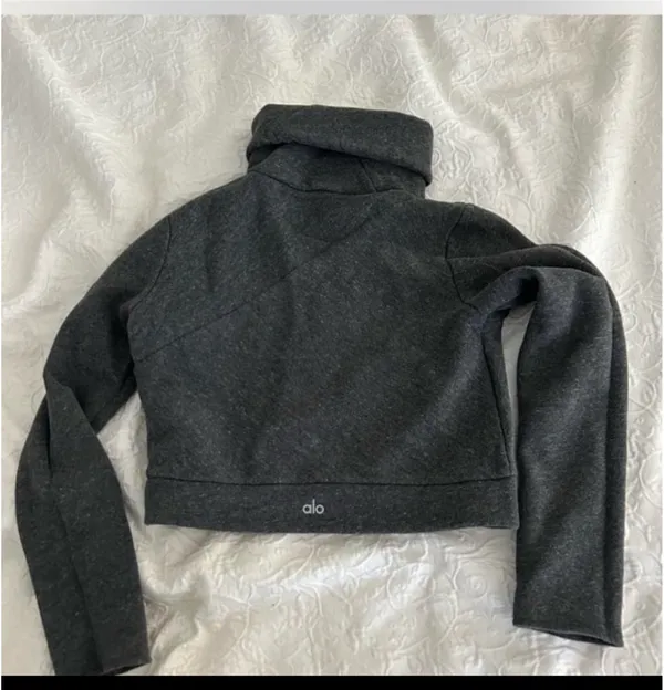 Alo Yoga Turtleneck - Image 3