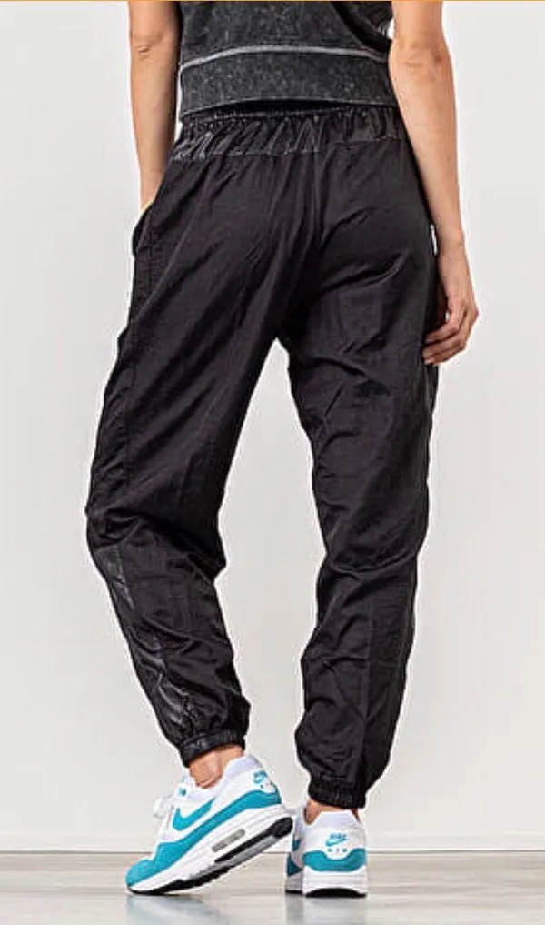 Nike Sportswear Woven Cargo Rebel Pants - Image 2