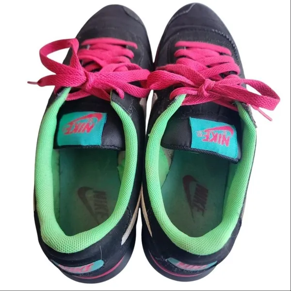 Nike Victoria Black & Neon running shoes size 8 - Image 4